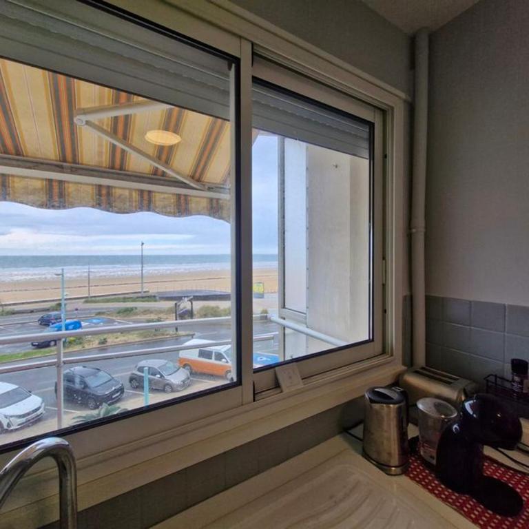 T3 face mer rénové avec balcon et WiFi à Saint-Jean-de-Monts - FR-1-777-42 - Apartment - 6