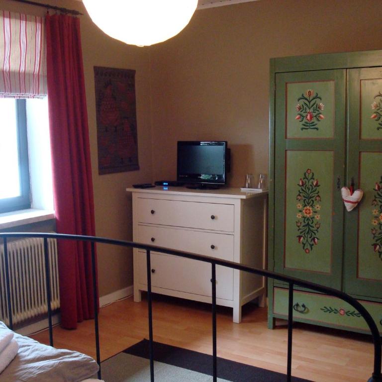 Landhaus Fay B&B - Doppelzimmer mit Gartenblick - 4