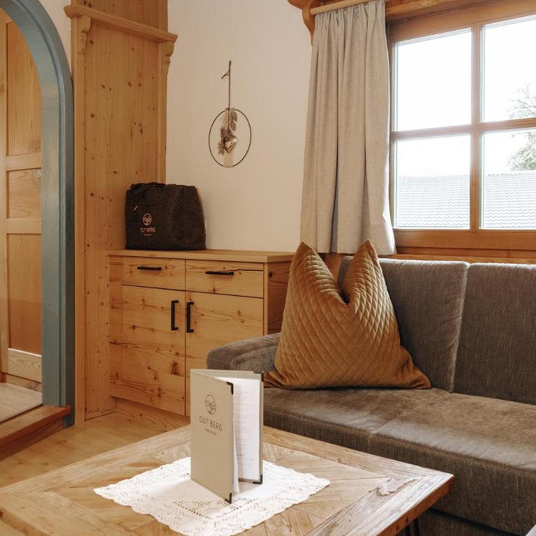 Appartements Gut Berg - Standard Apartment mit 2 Schlafzimmern - 2
