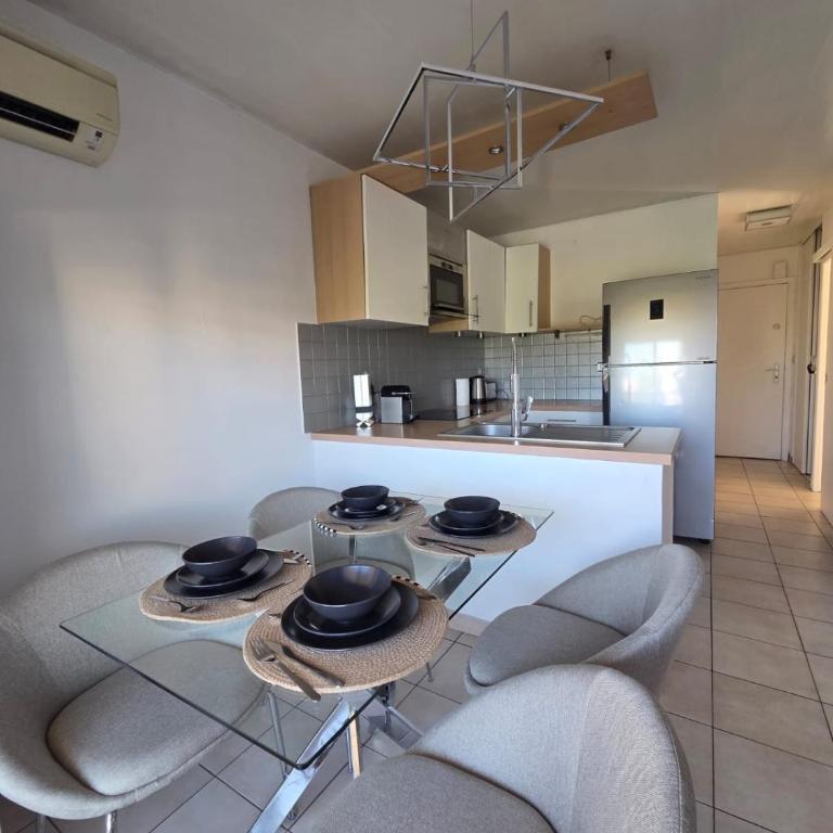 Charming 2 bedroom with sea view, pool and parking - Apartment mit 1 Schlafzimmer - 6