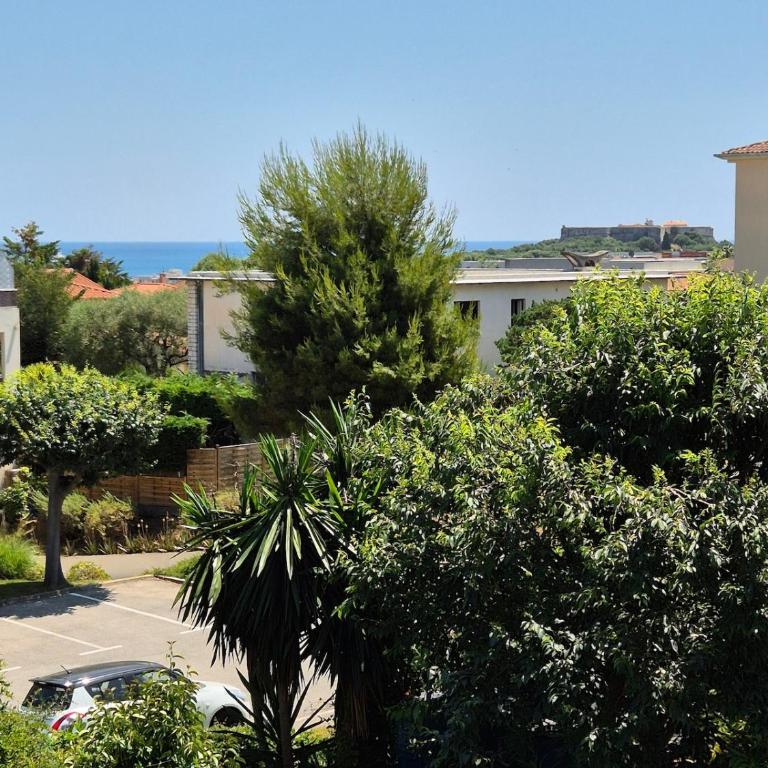 Charming 2 bedroom with sea view, pool and parking - Apartment mit 1 Schlafzimmer - 11