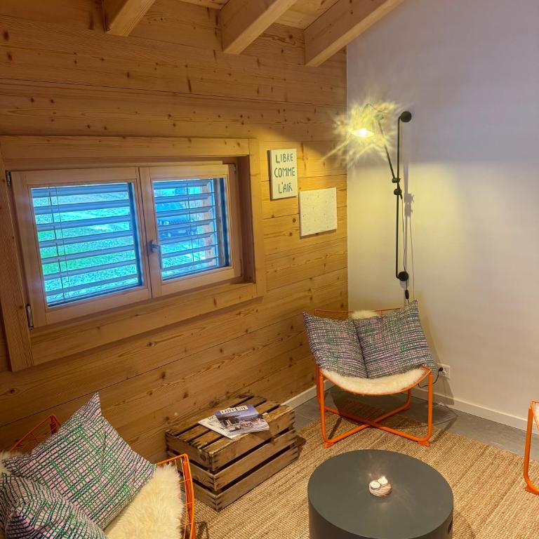 Ski in out Swiss Alps Chalet Charelle by Jolidi - Chalet - 4