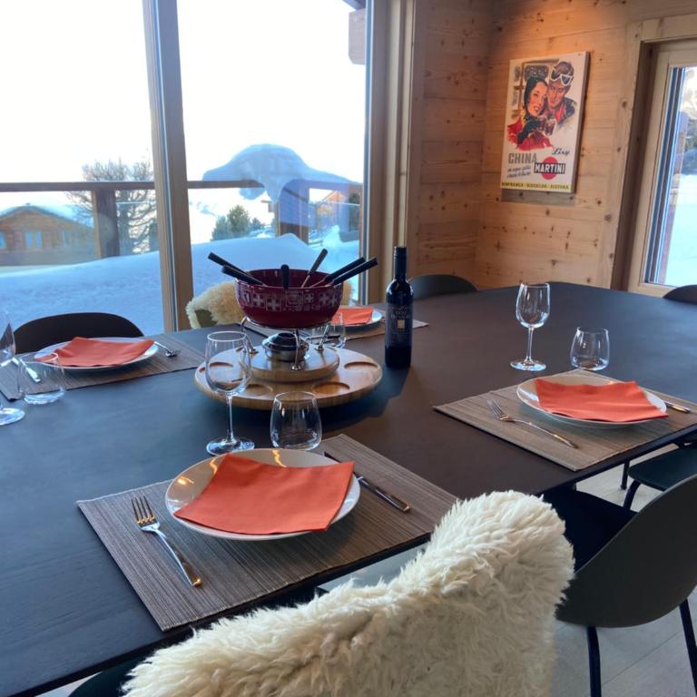 Ski in out Swiss Alps Chalet Charelle by Jolidi - Chalet - 3