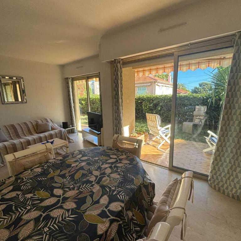 Charming apartment with garden in Antibes - Apartment - 4
