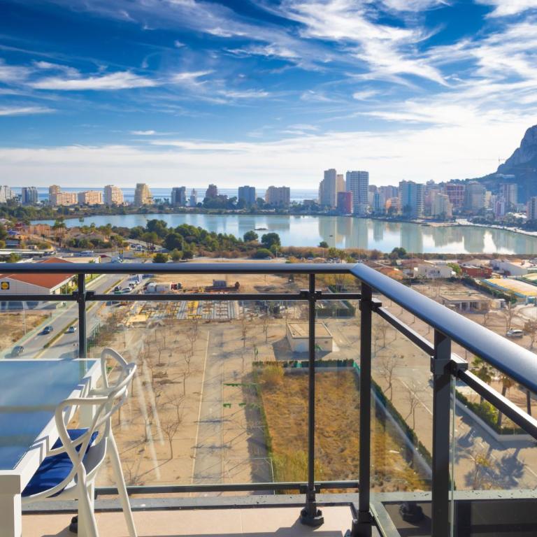 Sunrise Tower Calpe - great location - 5 minutes walk to the sea - Three-Bedroom Apartment - 11
