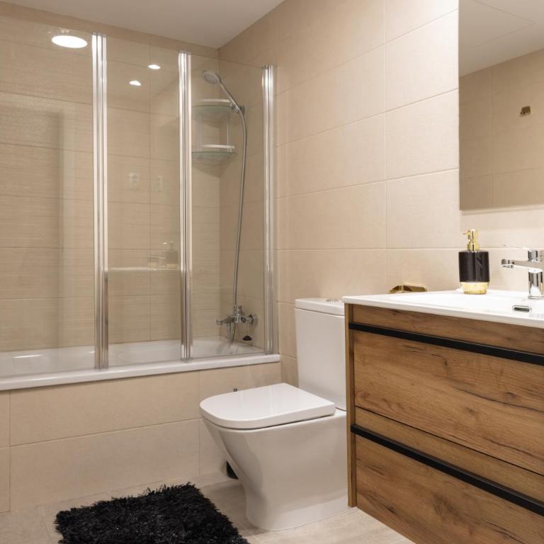 Sunrise Tower Calpe - great location - 5 minutes walk to the sea - Three-Bedroom Apartment - 24