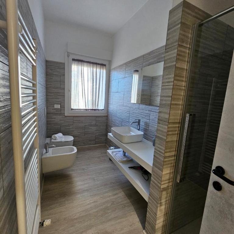 Libra Apartment - near Train Station & Wi-Fi - Appartamento con 2 Camere da Letto e Balcone - 8