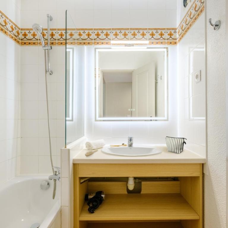 Résidence Pierre & Vacances Les Rives de Cannes Mandelieu - Appartement 2 Chambres avec Terrasse ou Balcon (6 Personnes) - 6