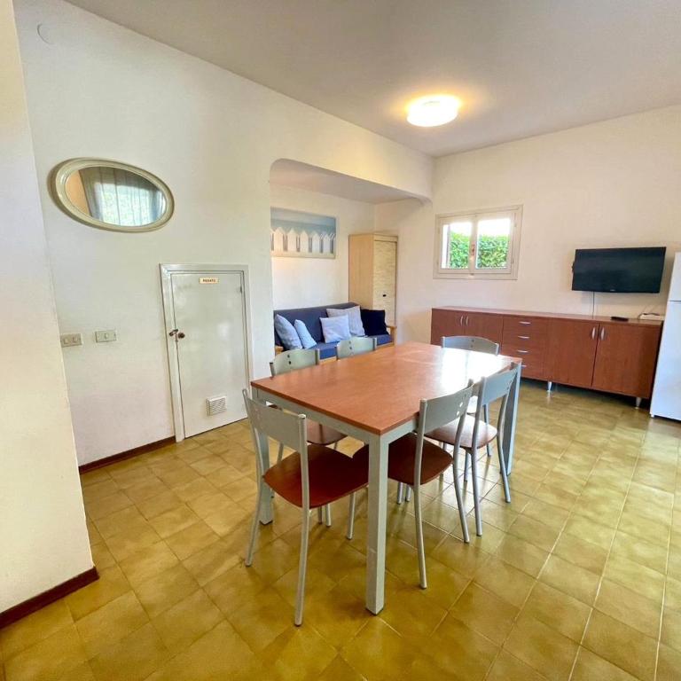 Terraced house with pool and garden - Villa - 9