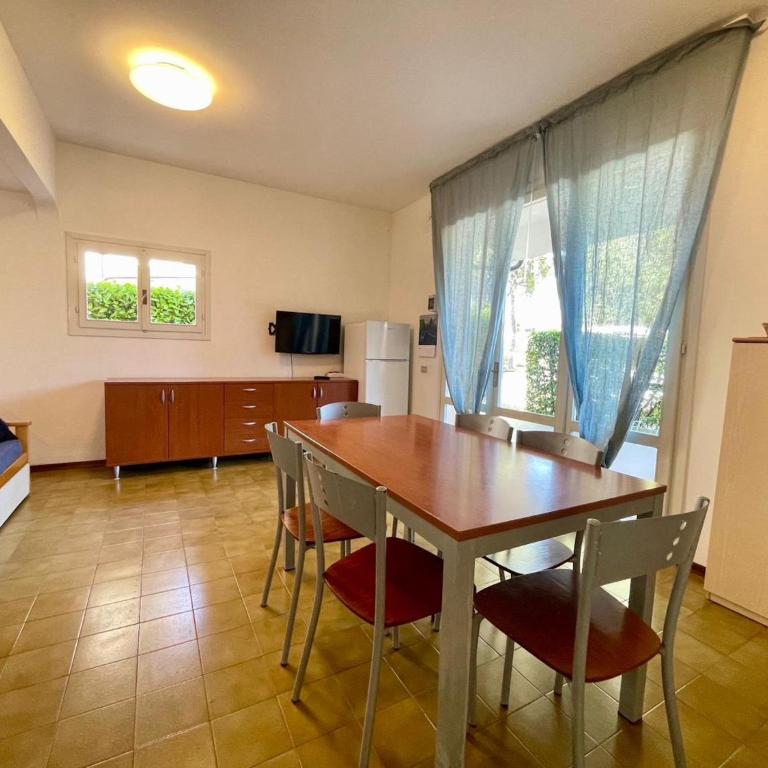 Terraced house with pool and garden - Villa - 10