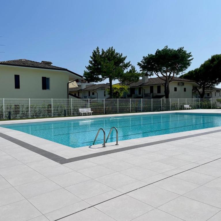 Terraced house with pool and garden - Villa - 16