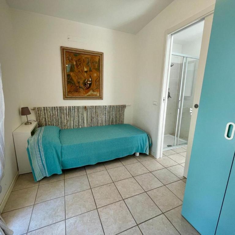 Holiday home with garden and shared pool - Villa - 6