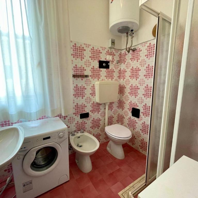 Holiday home with garden and shared pool - Villa - 8