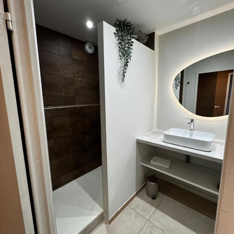 Appartement avec Parking gratuit sur place - Appartamento con 2 Camere da Letto - 3