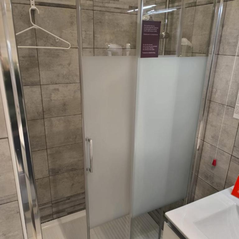 Castel Sant' Angelo Suites - Vatican - City center - Direct bus stop to and from Fiumicino Apt - Triple Room with Private Bathroom - 5