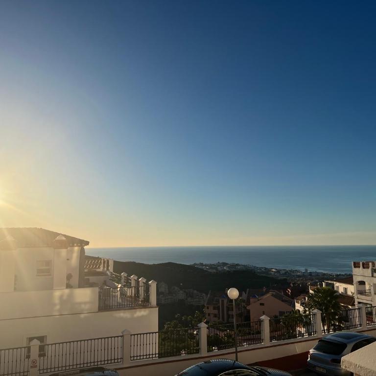Spacious Andalusian Apartment, Sea View, between Malaga and Marbella - Apartamento de 2 dormitorios con terraza y vistas al mar - 14