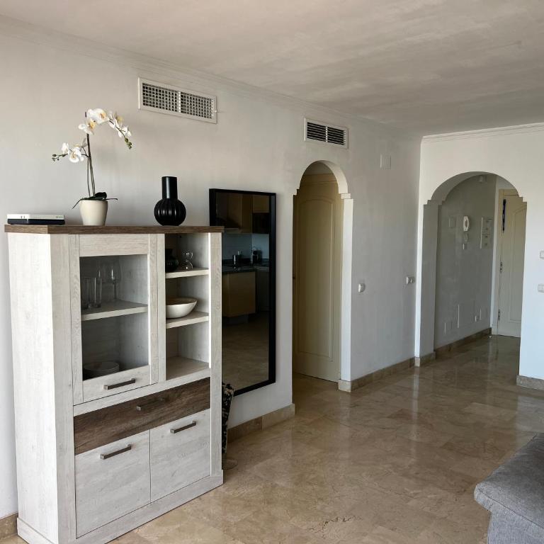 Spacious Andalusian Apartment, Sea View, between Malaga and Marbella - Apartamento de 2 dormitorios con terraza y vistas al mar - 16