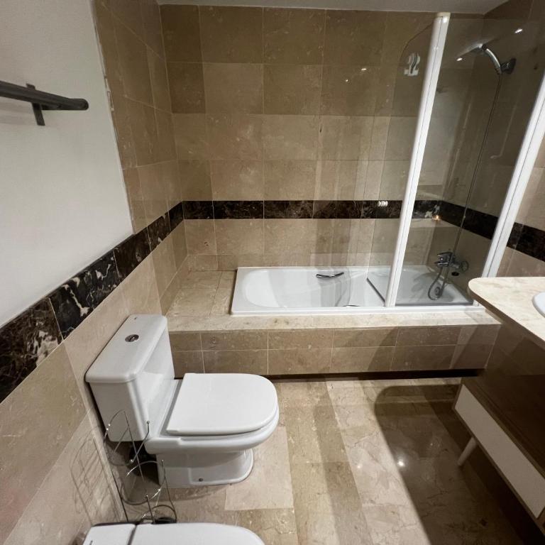 Spacious Andalusian Apartment, Sea View, between Malaga and Marbella - Apartamento de 2 dormitorios con terraza y vistas al mar - 33