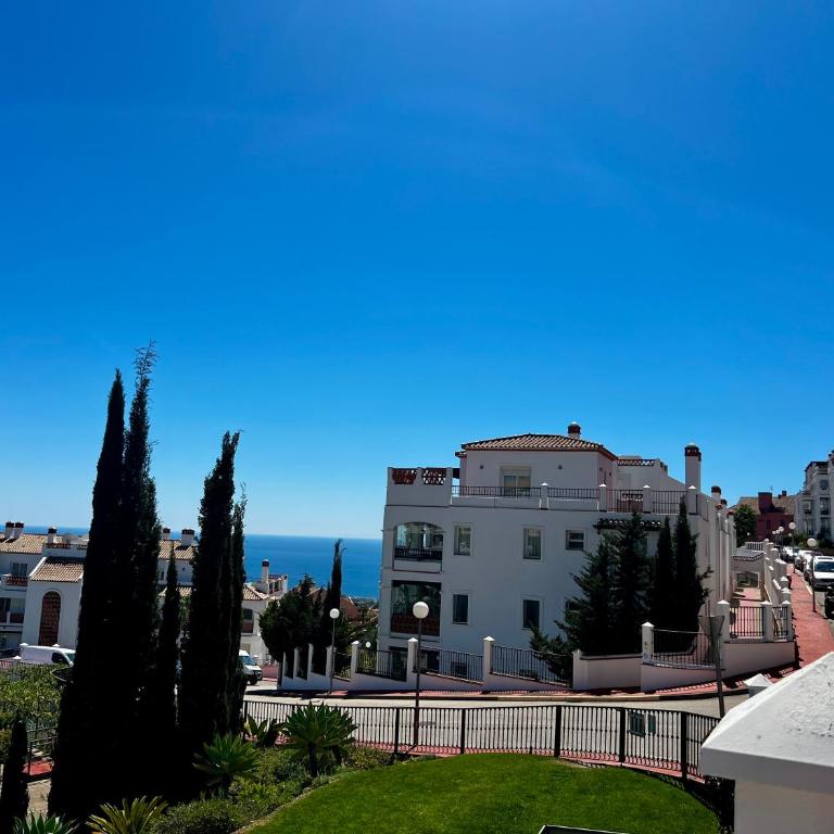 Spacious Andalusian Apartment, Sea View, between Malaga and Marbella - Apartamento de 2 dormitorios con terraza y vistas al mar - 38