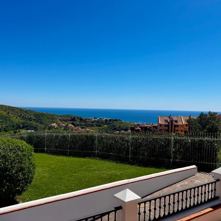 Spacious Andalusian Apartment, Sea View, between Malaga and Marbella - Apartamento de 2 dormitorios con terraza y vistas al mar - 40