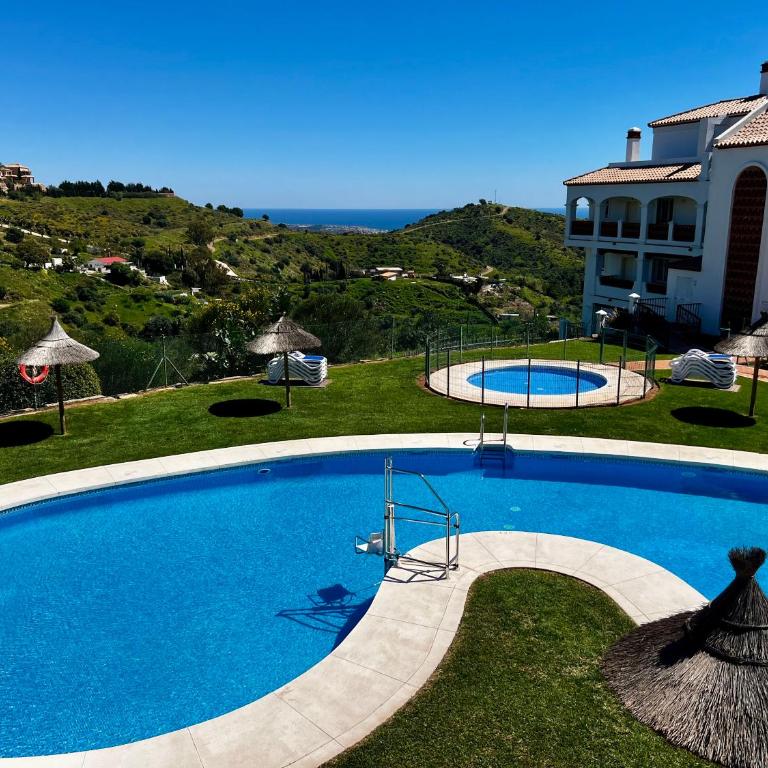 Spacious Andalusian Apartment, Sea View, between Malaga and Marbella - Apartamento de 2 dormitorios con terraza y vistas al mar - 41