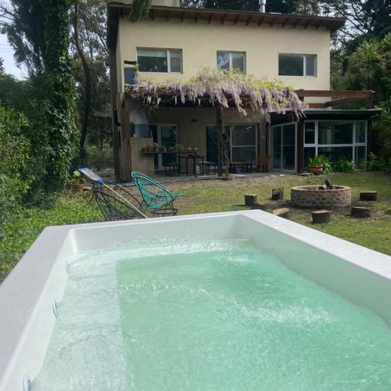 CASA CALMA refugio en medio de la naturaleza de Acantilados y amantes del golf - Casa - 2