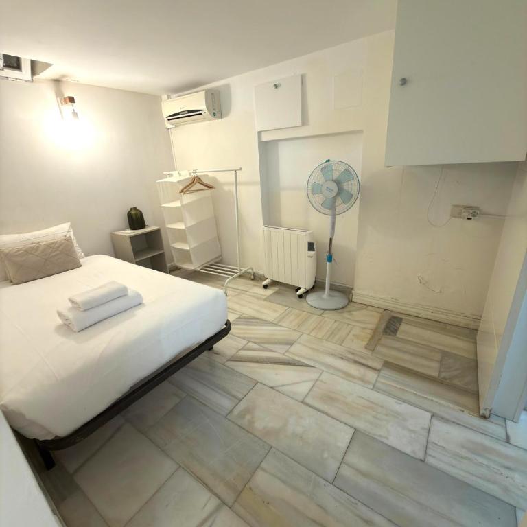Apartamento interior cerca de la estación de metro - La Almudena - Arriaga - Apartamento de 2 dormitorios - 1