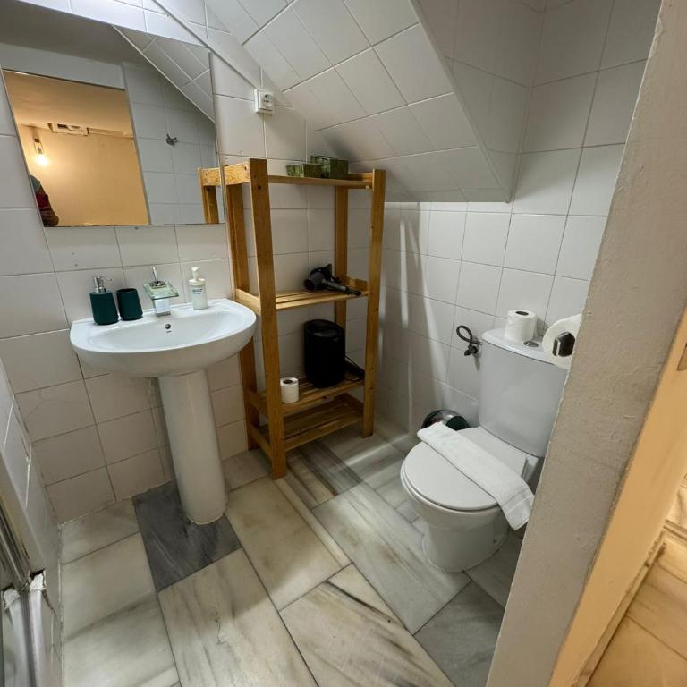 Apartamento interior cerca de la estación de metro - La Almudena - Arriaga - Apartamento de 2 dormitorios - 4