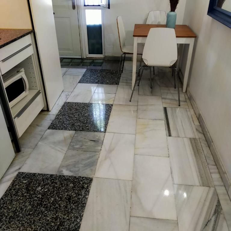 Apartamento interior cerca de la estación de metro - La Almudena - Arriaga - Apartamento de 2 dormitorios - 6