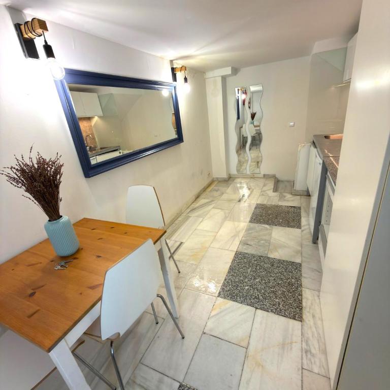 Apartamento interior cerca de la estación de metro - La Almudena - Arriaga - Apartamento de 2 dormitorios - 10