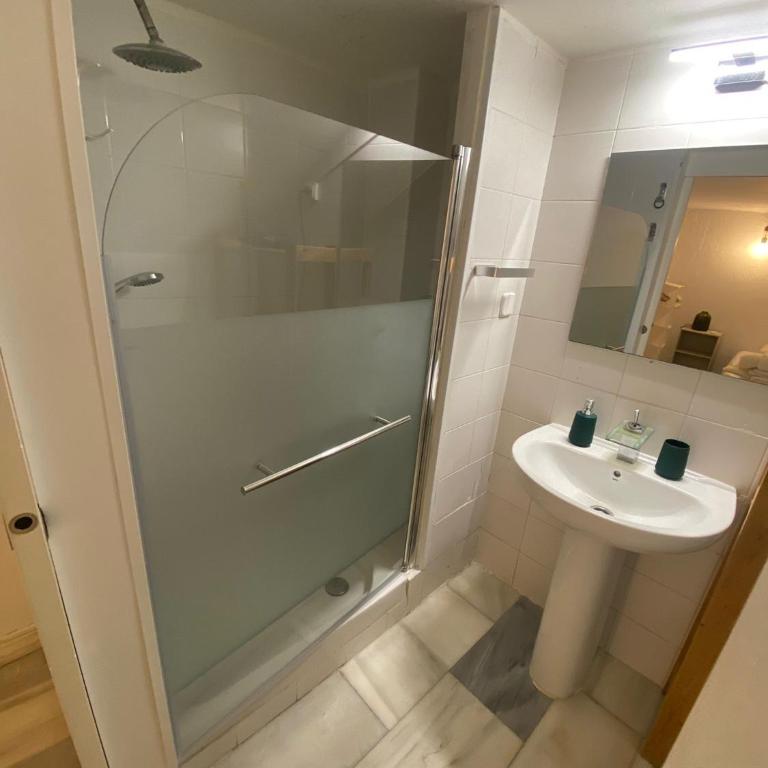 Apartamento interior cerca de la estación de metro - La Almudena - Arriaga - Apartamento de 2 dormitorios - 11