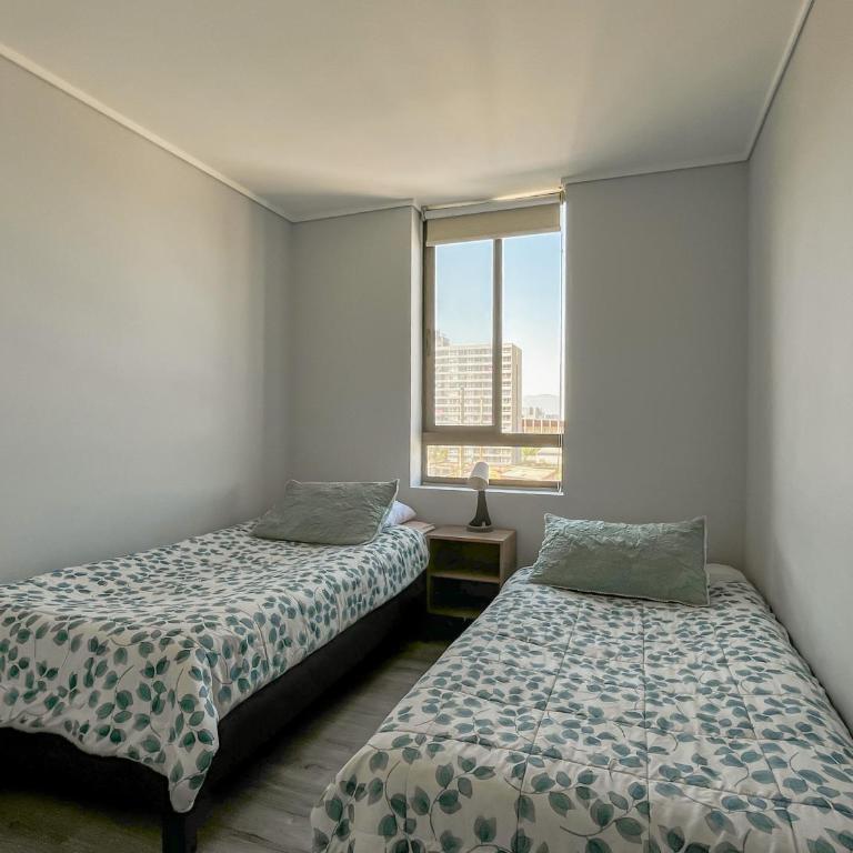 Loica Host - Smart - Two-Bedroom Apartment with Balcony - 5