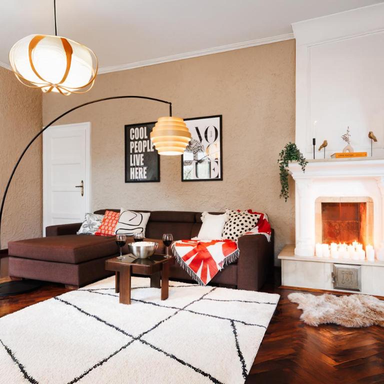 Fireplace Magic 108m2 with Balcony & Foosball - Three-Bedroom Apartment with Balcony - 9