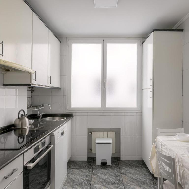 Aston Céntrico y Cómodo - Two-Bedroom Apartment - 11