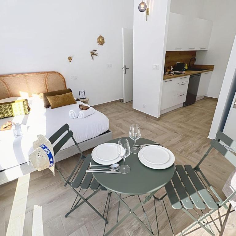 The Elegant Cannois Stylish Studio with Balcony - Cannes hyper centre - Appartement - 4