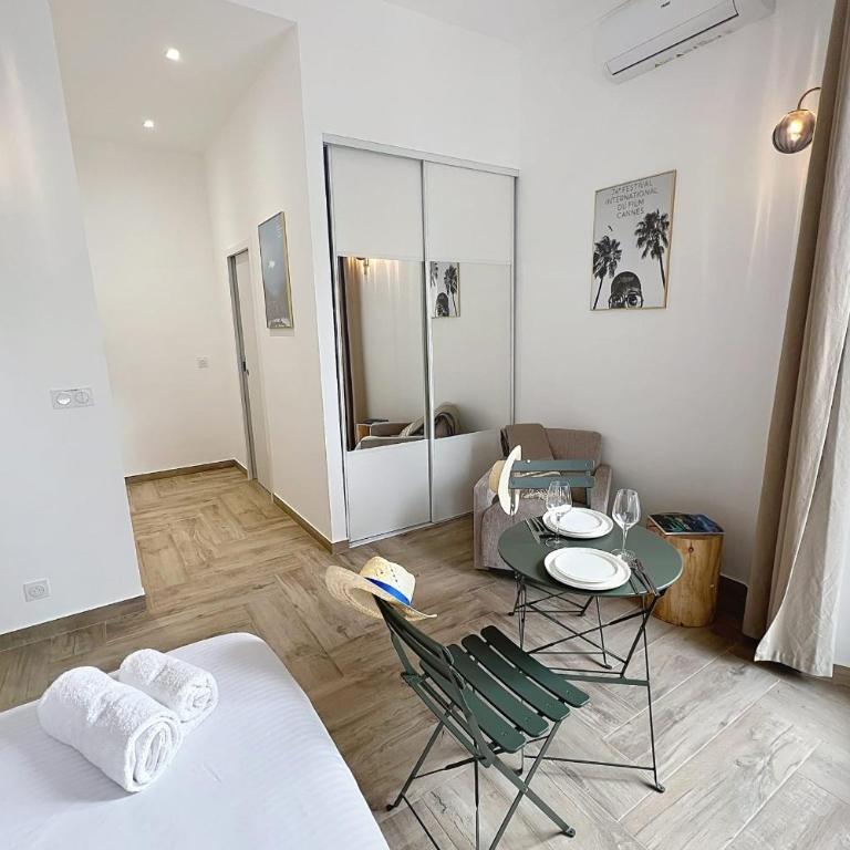 The Elegant Cannois Stylish Studio with Balcony - Cannes hyper centre - Appartement - 7
