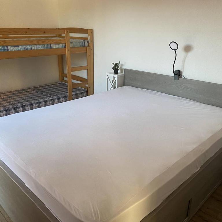Proche Plage et commerces pour ce T2 en RDC avec jardin privatif-4NMA7 - Apartamento con vistas al jardín - 8