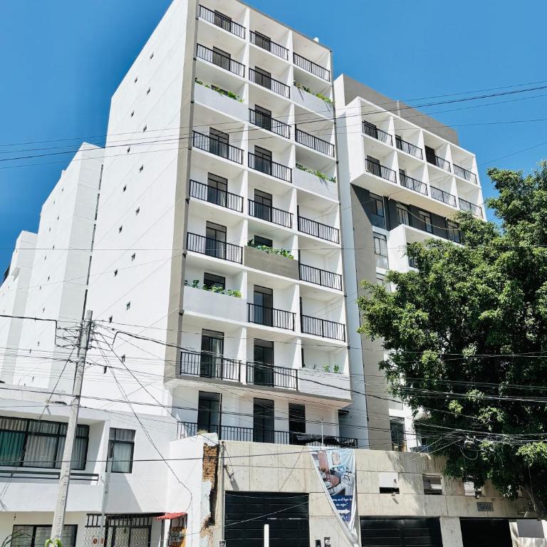 Depa Familiar con cochera 6 min Centro Médico y Catedral - Apartamento de 2 dormitorios - 50