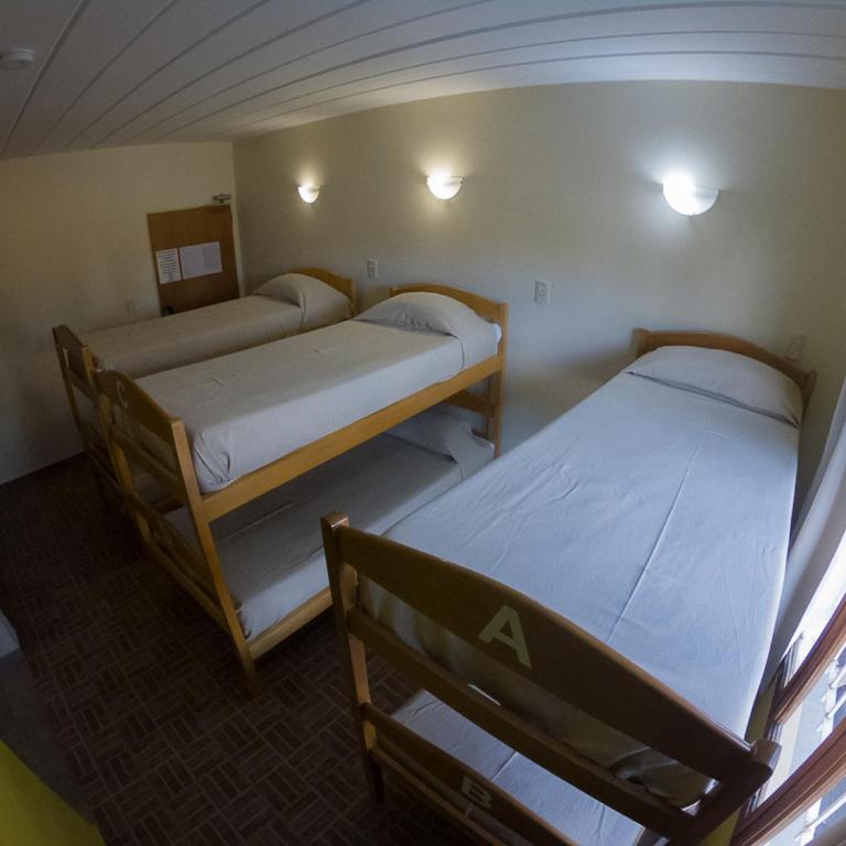 Hostel Pioneros del Valle - Cama Individual en dormitorio compartido de 6 camas - 1