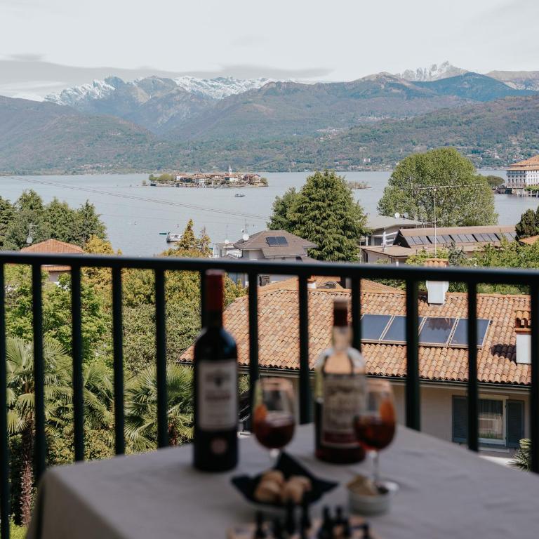 Hotel Flora - Camera Deluxe Matrimoniale/Doppia con Letti Singoli con Vista Lago - 3