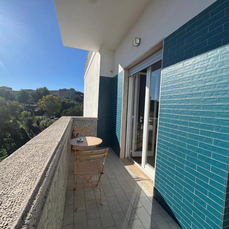 Yoyo House Luxury Napoli - Camera Tripla Deluxe con Vista Mare - 12