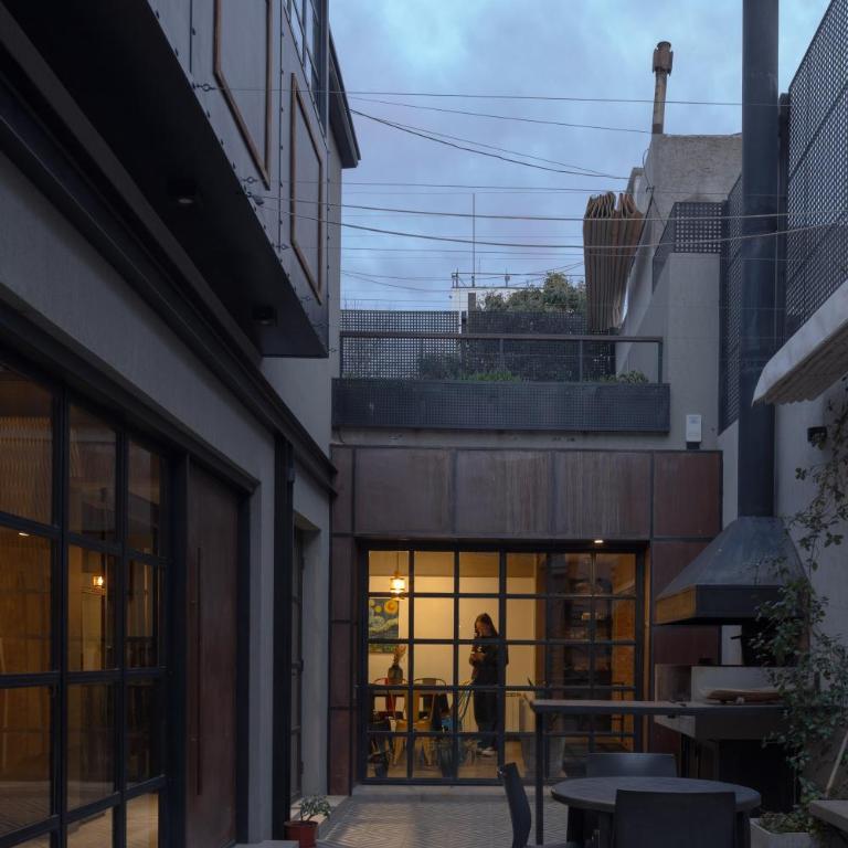 Industrial House in Mendoza with Jacuzzi - Casa de 3 dormitorios - 2