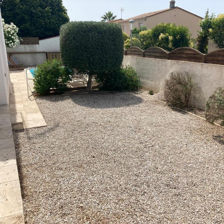 Belle villa spacieuse avec piscine privée, semi climatisée- 10 couchages, wifi, proche canal du midi et à 4 km de la mer LXPIN7 - Maison 4 Chambres - 30