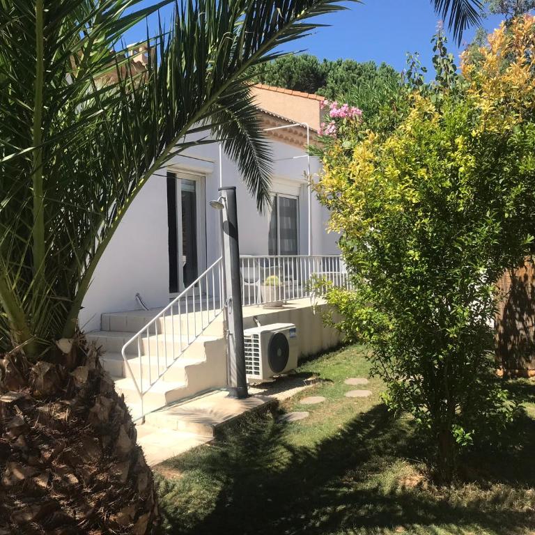 Belle villa spacieuse avec piscine privée, semi climatisée- 10 couchages, wifi, proche canal du midi et à 4 km de la mer LXPIN7 - Maison 4 Chambres - 31