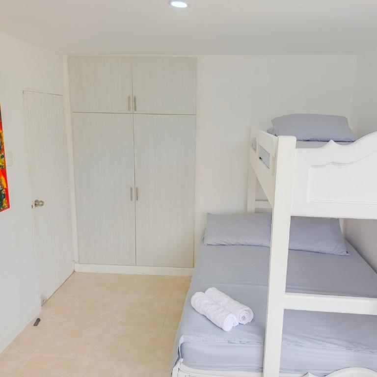 Apartamento moderno y cómodo - A 5 minutos de la Playa - Two-Bedroom Apartment with Mountain View - 20