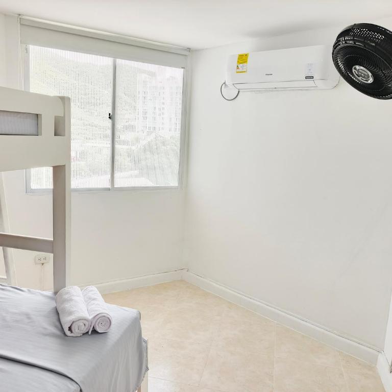 Apartamento moderno y cómodo - A 5 minutos de la Playa - Two-Bedroom Apartment with Mountain View - 23