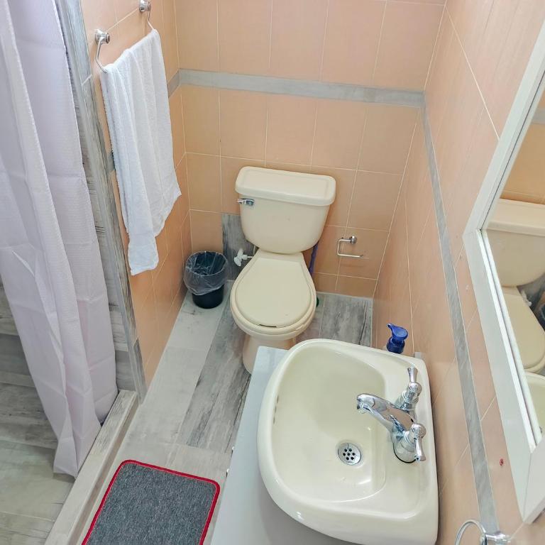 Apartamento moderno y cómodo - A 5 minutos de la Playa - Two-Bedroom Apartment with Mountain View - 25