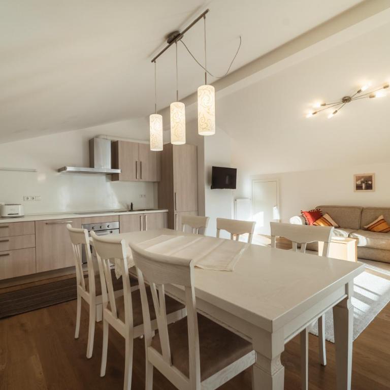 Residence Iris - Appartamento Grande con 2 Camere da Letto - 40