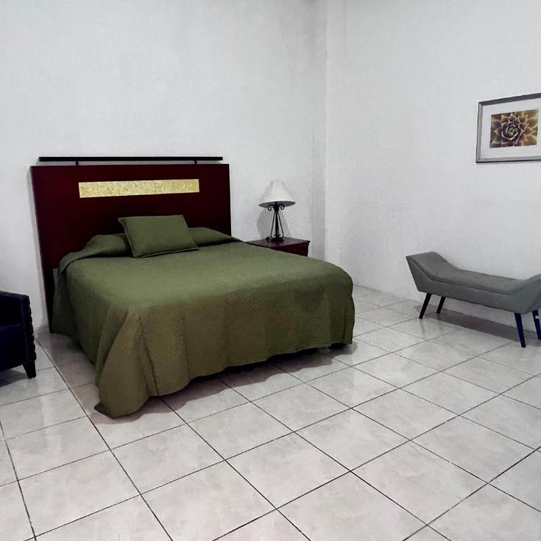 3BR Centro amplio a 1 cuadra playa - Apartamento Premium de 3 dormitorios con balcón - 2