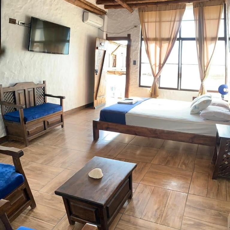 El Viejo y El Mar Hostal Restaurante - Habitación Doble Deluxe con balcón y vistas al mar - 1